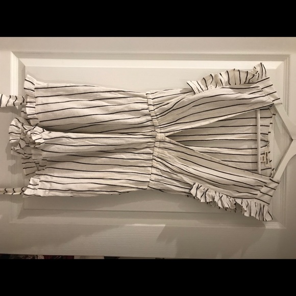 SOLD ‼️Lulu’s Billabong Ruffle Striped Romper - Picture 5 of 7